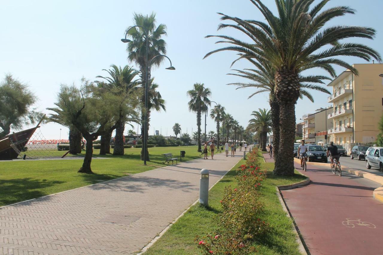 Residenza Domo Apartman Porto SantʼElpidio Kültér fotó